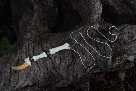 Gray Wolf Lariat Necklace