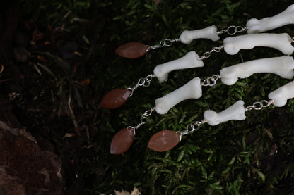 Fluid Bobcat Paw Articulation with Sunstone “Claws”