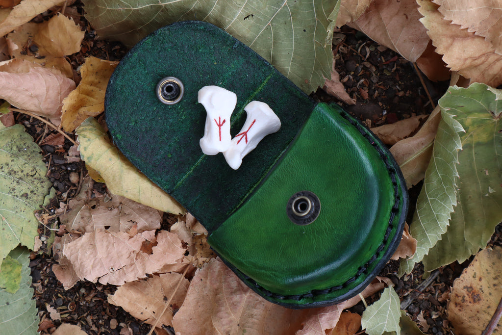 Mountain Lion Bone Divination Set - Green and Black