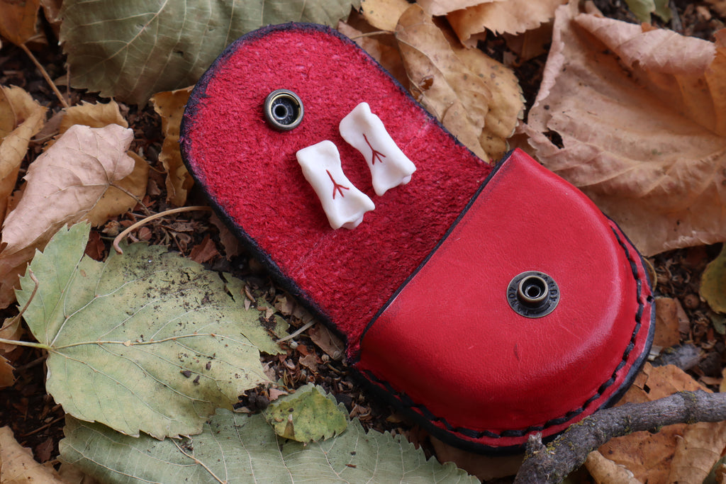 Mountain Lion Bone Divination Set - Red and Black