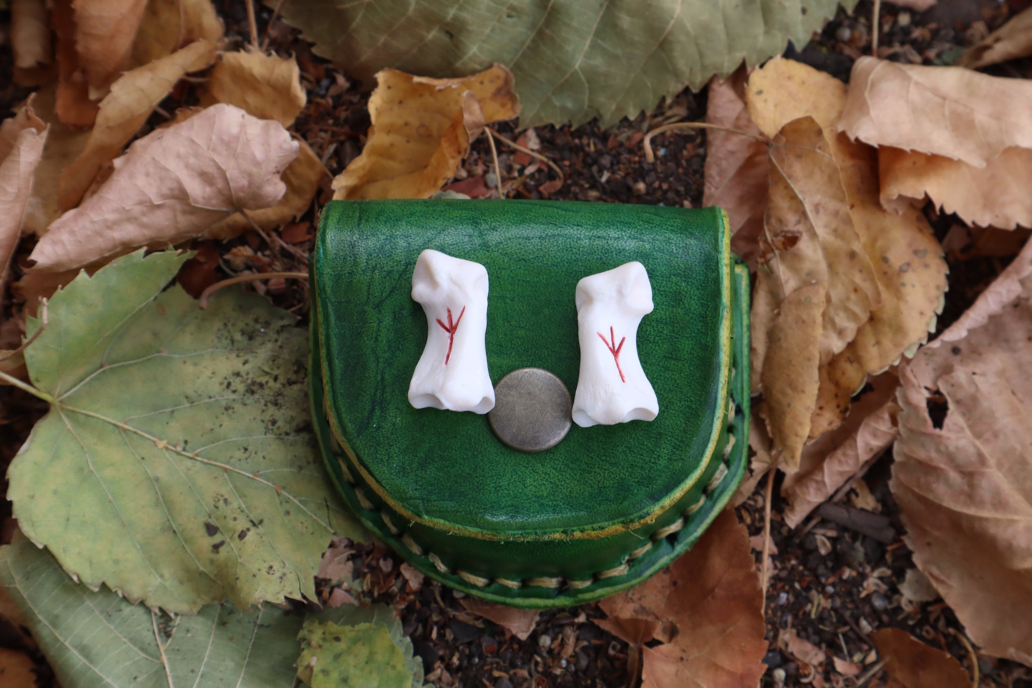 Mountain Lion Bone Divination Set - Green and Yellow