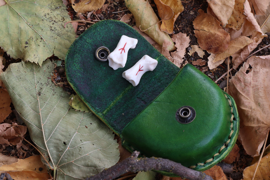 Mountain Lion Bone Divination Set - Green and Yellow