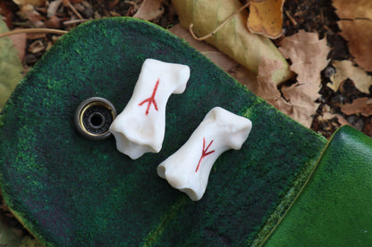 Mountain Lion Bone Divination Set - Green and Yellow