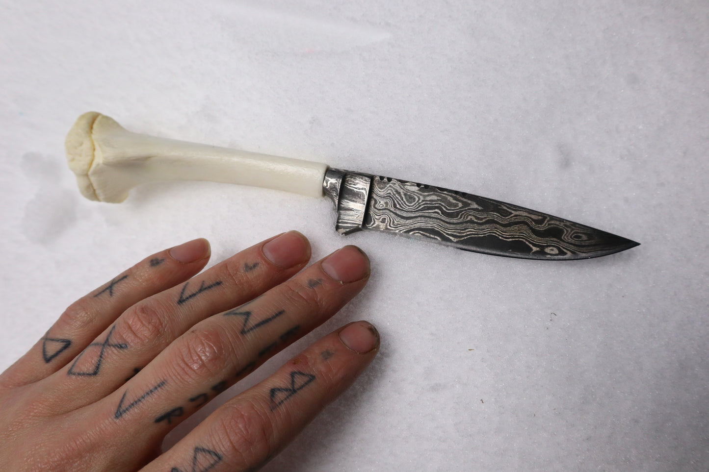 Damascus Whitetail Fawn Eye Knife