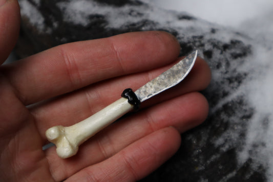 Kitten Femur Knife