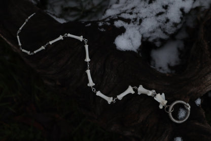 Fluid Raccoon Tail Articulation with Ouroboros Ring