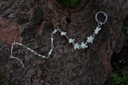 Fluid Rabbit Tail Articulation with Ouroboros Ring