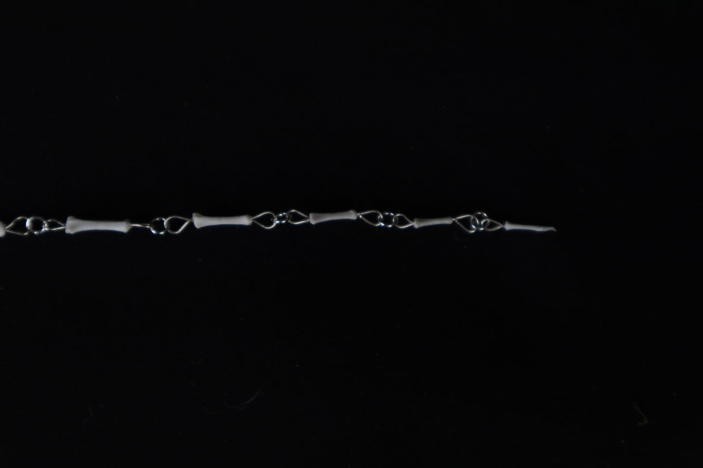 Fluid Domestic Cat Tail Articulation with Ouroboros Ring