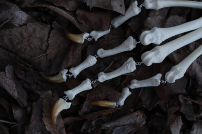 Fluid Gray Wolf Paw Articulation
