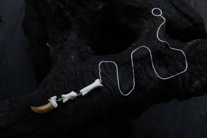 Gray Wolf Lariat Necklace