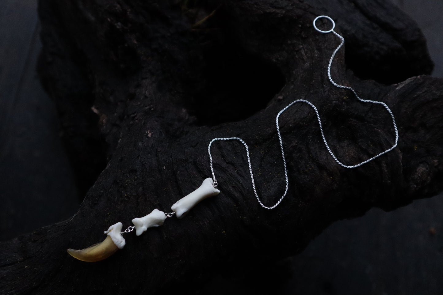 Gray Wolf Lariat Necklace