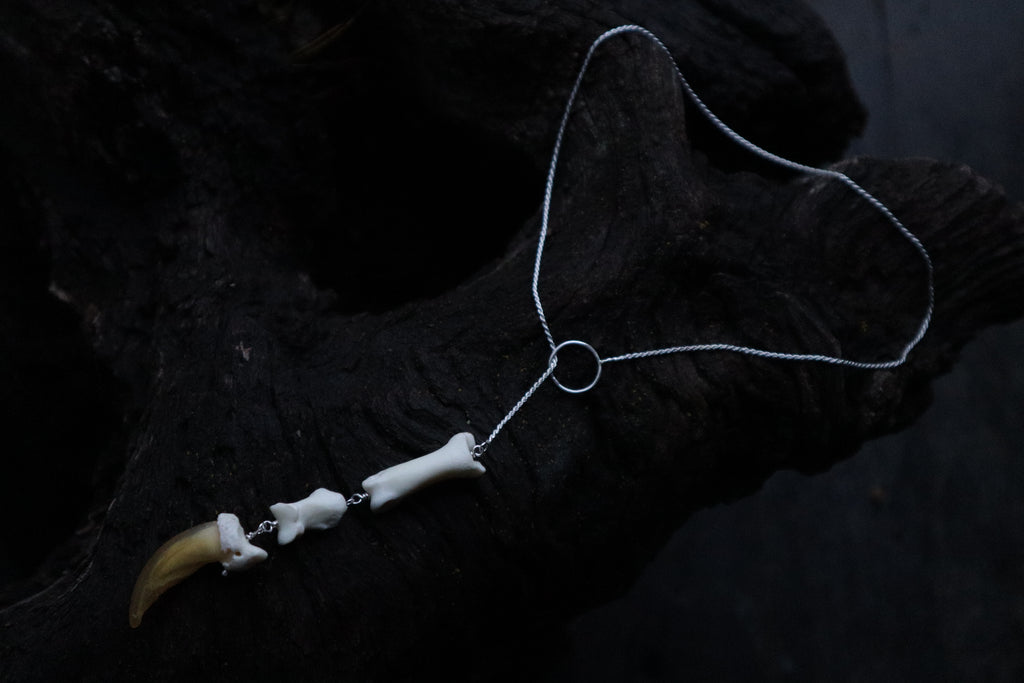 Gray Wolf Lariat Necklace