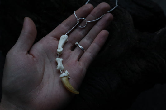 Gray Wolf Lariat Necklace