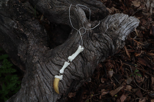 Gray Wolf Lariat Necklace