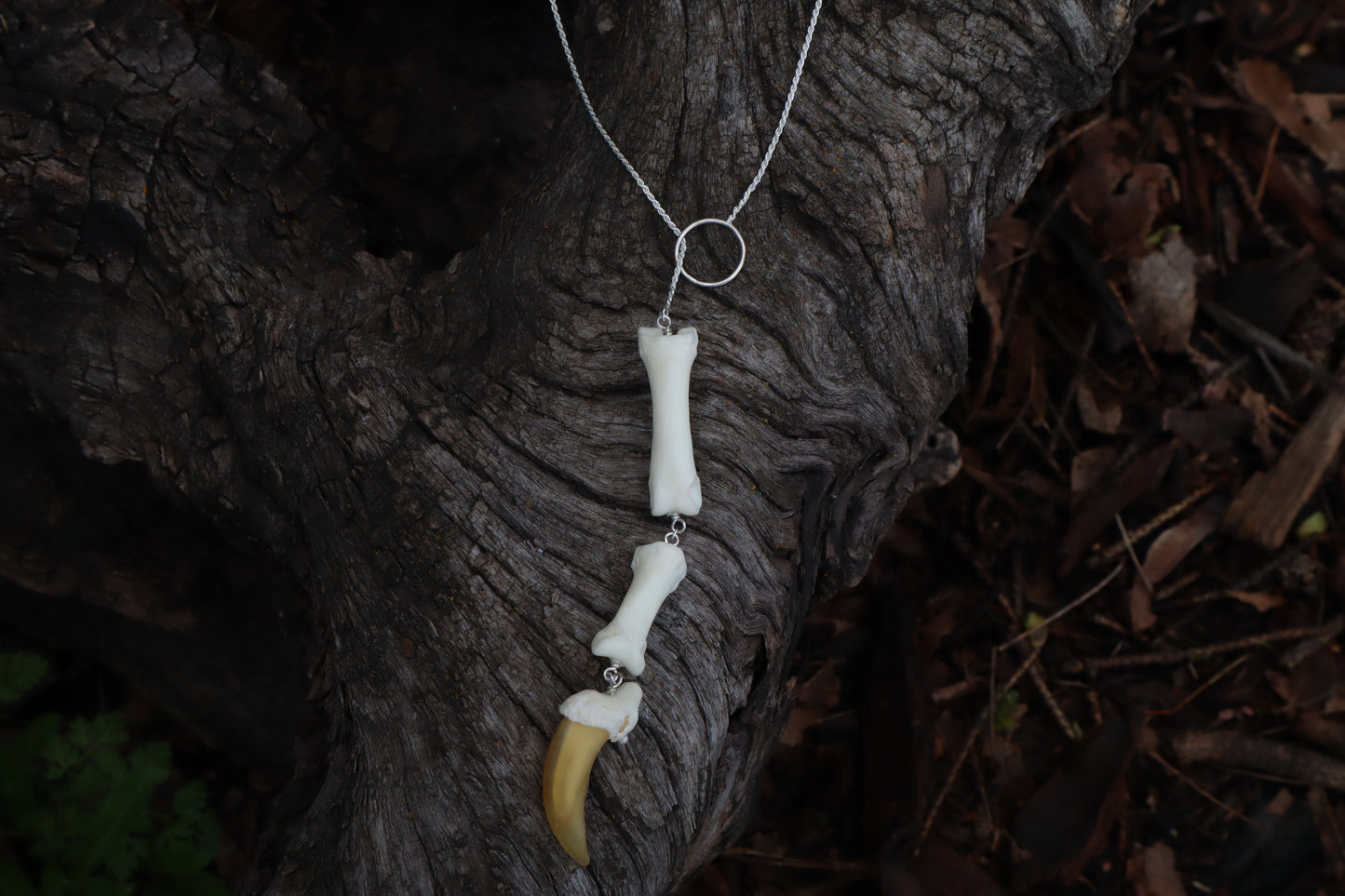 Gray Wolf Lariat Necklace