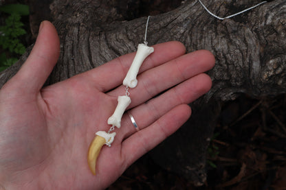 Gray Wolf Lariat Necklace