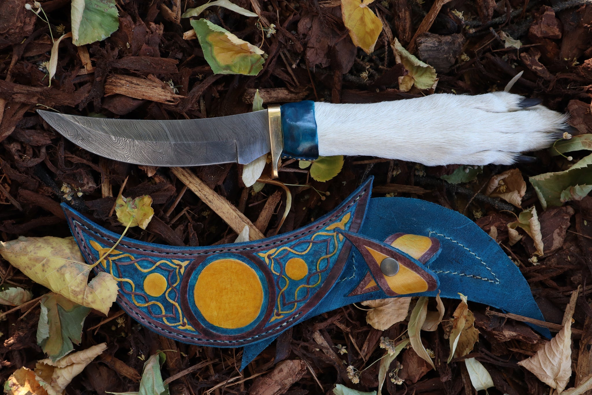 Damascus Gray Wolf Paw Knife with Crescent Moon Sheath