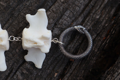 Fluid Beaver Tail Articulation with Ouroboros Ring