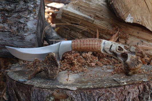 Nifhel Knife with Sacrum Stand