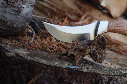 Nifhel Knife with Sacrum Stand