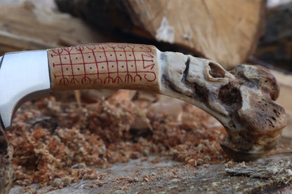 Nifhel Knife with Sacrum Stand