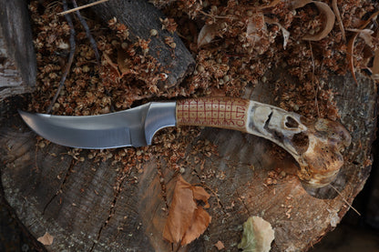 Nifhel Knife with Sacrum Stand