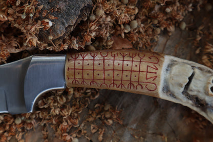 Nifhel Knife with Sacrum Stand
