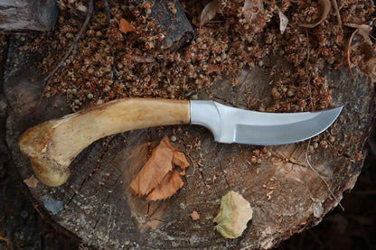 Nifhel Knife with Sacrum Stand