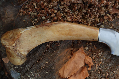 Nifhel Knife with Sacrum Stand