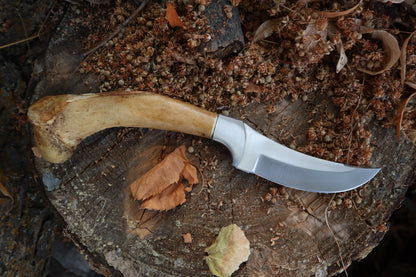 Nifhel Knife with Sacrum Stand