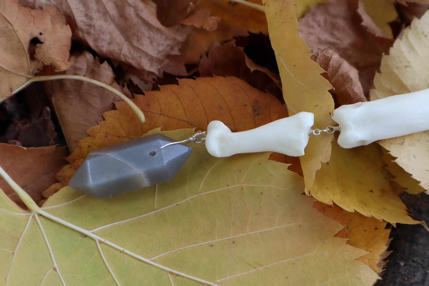 Fluid Mountain Lion Toe Articulation with a Moonstone Point "Claw"