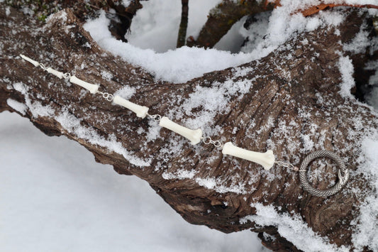 Fluid Mountain Lion Tail Tip Articulation with Ouroboros Ring