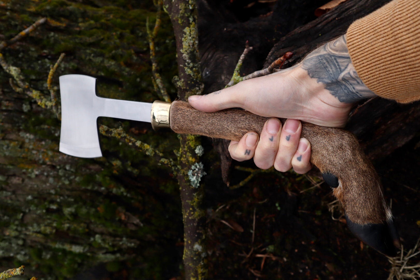 Whitetail Deer Hoof Hatchet